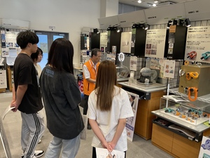 0828大阪石材 自社ブース.JPG